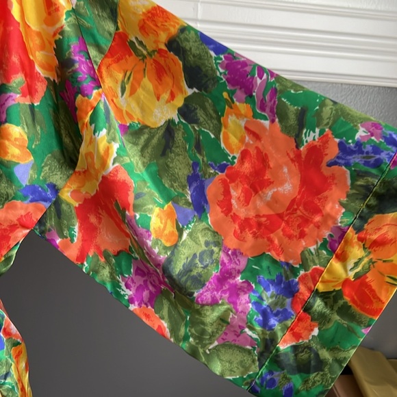 Gold Label Victoria’s Secret Satin Floral Robe - Picture 6 of 15
